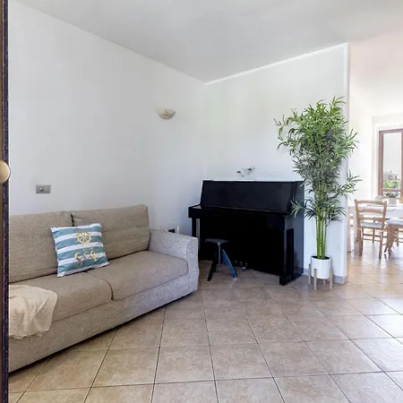 Charlotte - For Family And Groups Porto Torres